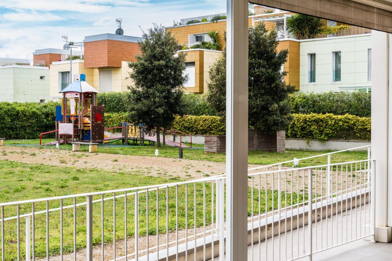 Eliopoli Beach Hostel & Restaurant Tirrenia Exterior photo